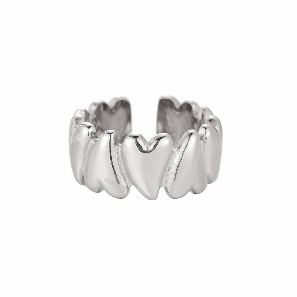 Zilveren ring met hartjes