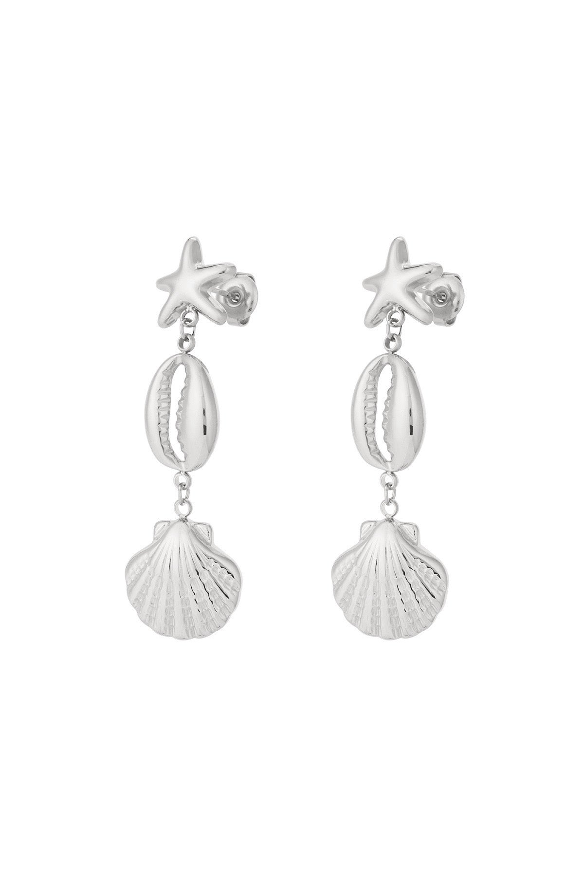 Stud oorbellen met schelpen en zeester hangers in het zilver