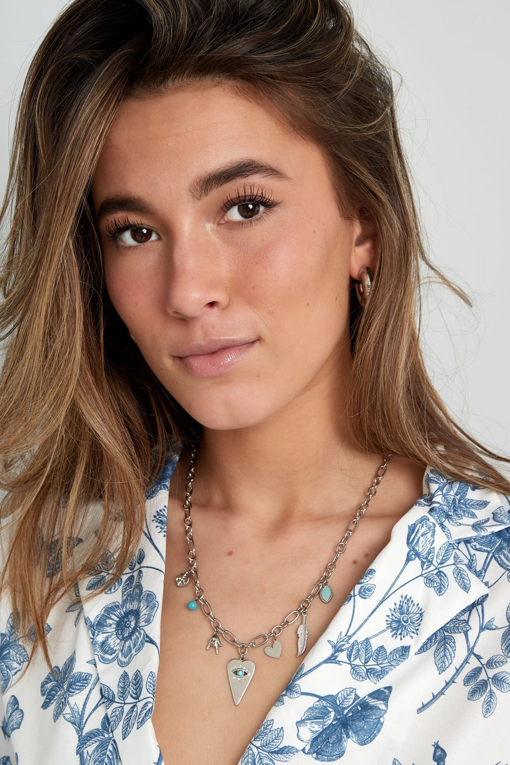 Bedelketting om hals van model stainless steel