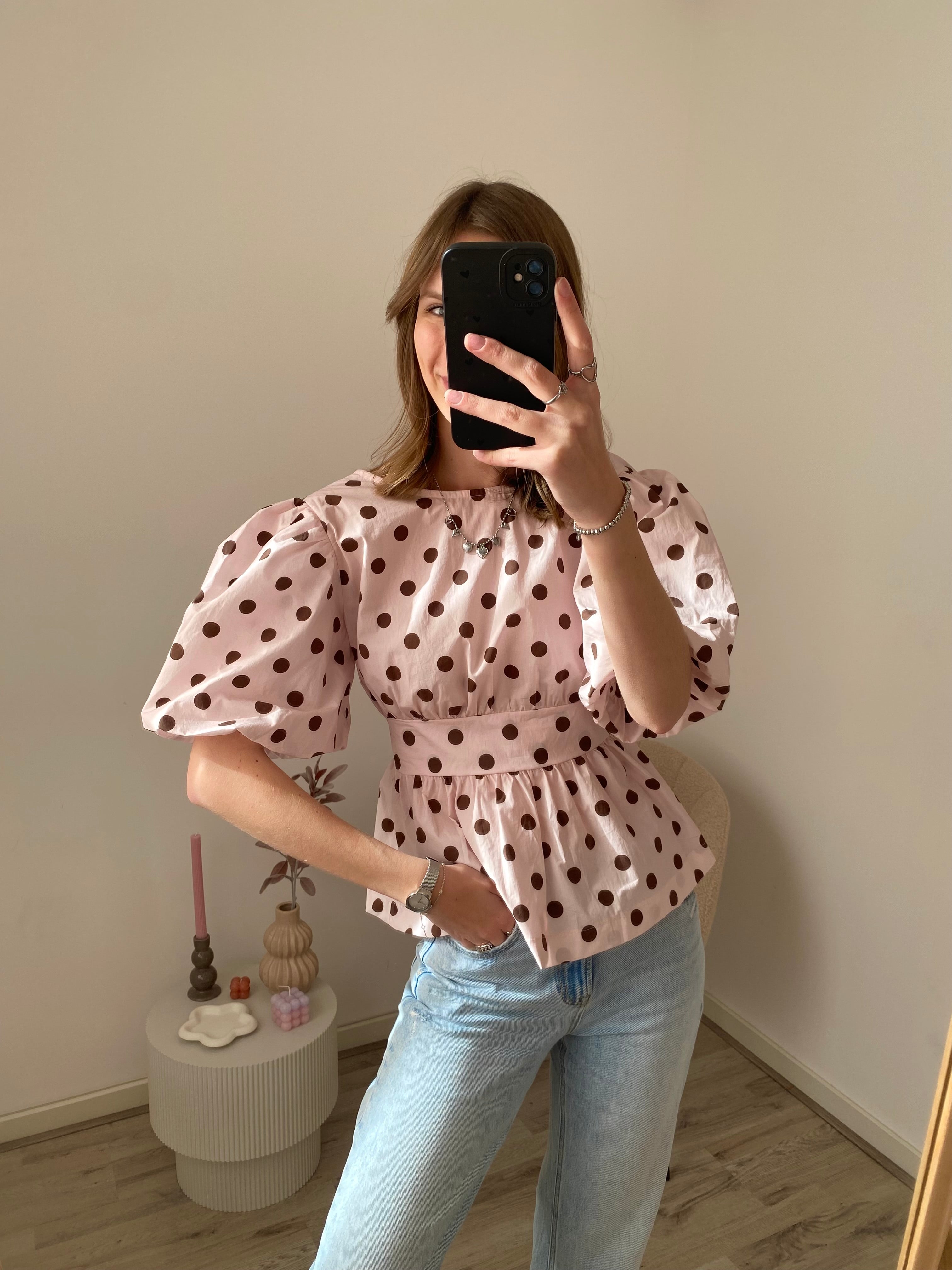 Polka dot stippen top met korte mouw in het roze met bruin