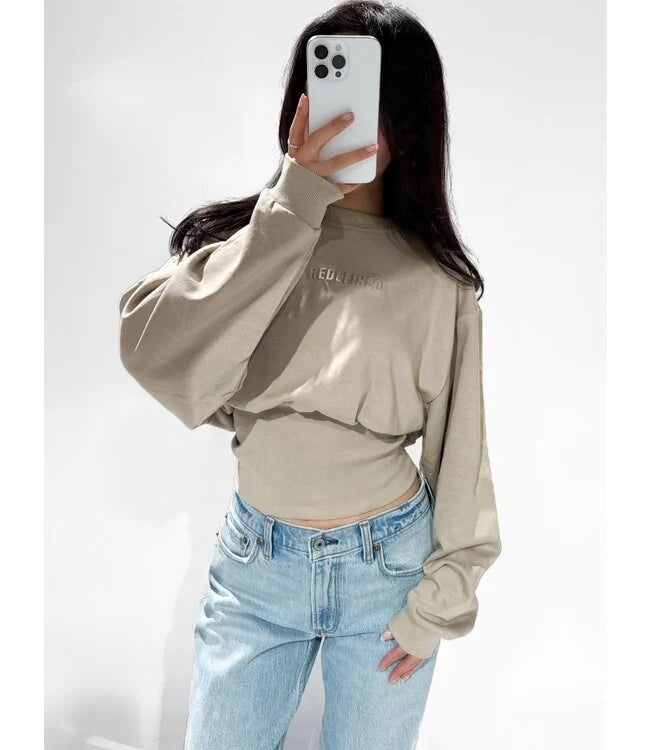 Redefined cropped sweater met strakke taille in taupe kleur