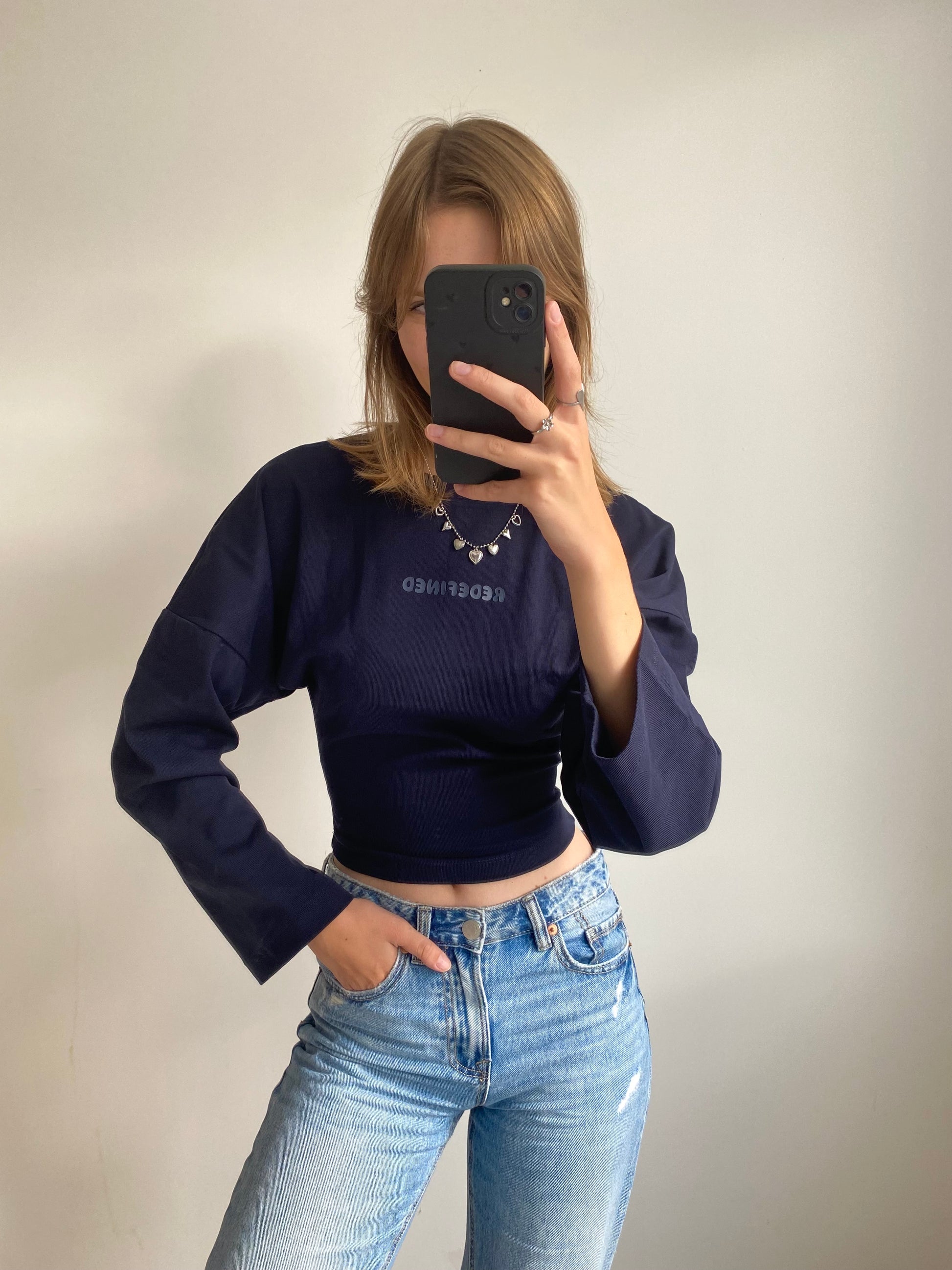 Longsleeve shirt met lange mouw in navy kleur en strakke taille
