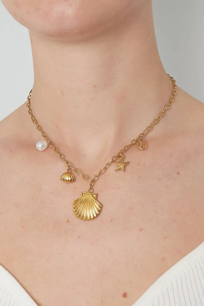 Statement ketting goudkleurig schelp bedels