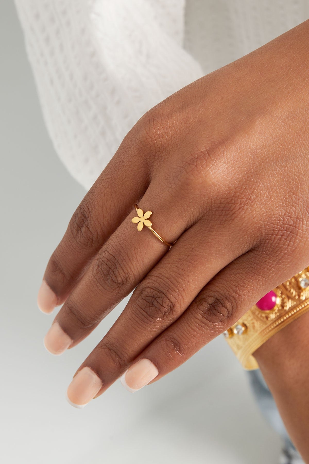 Kleine bloemen ring goud