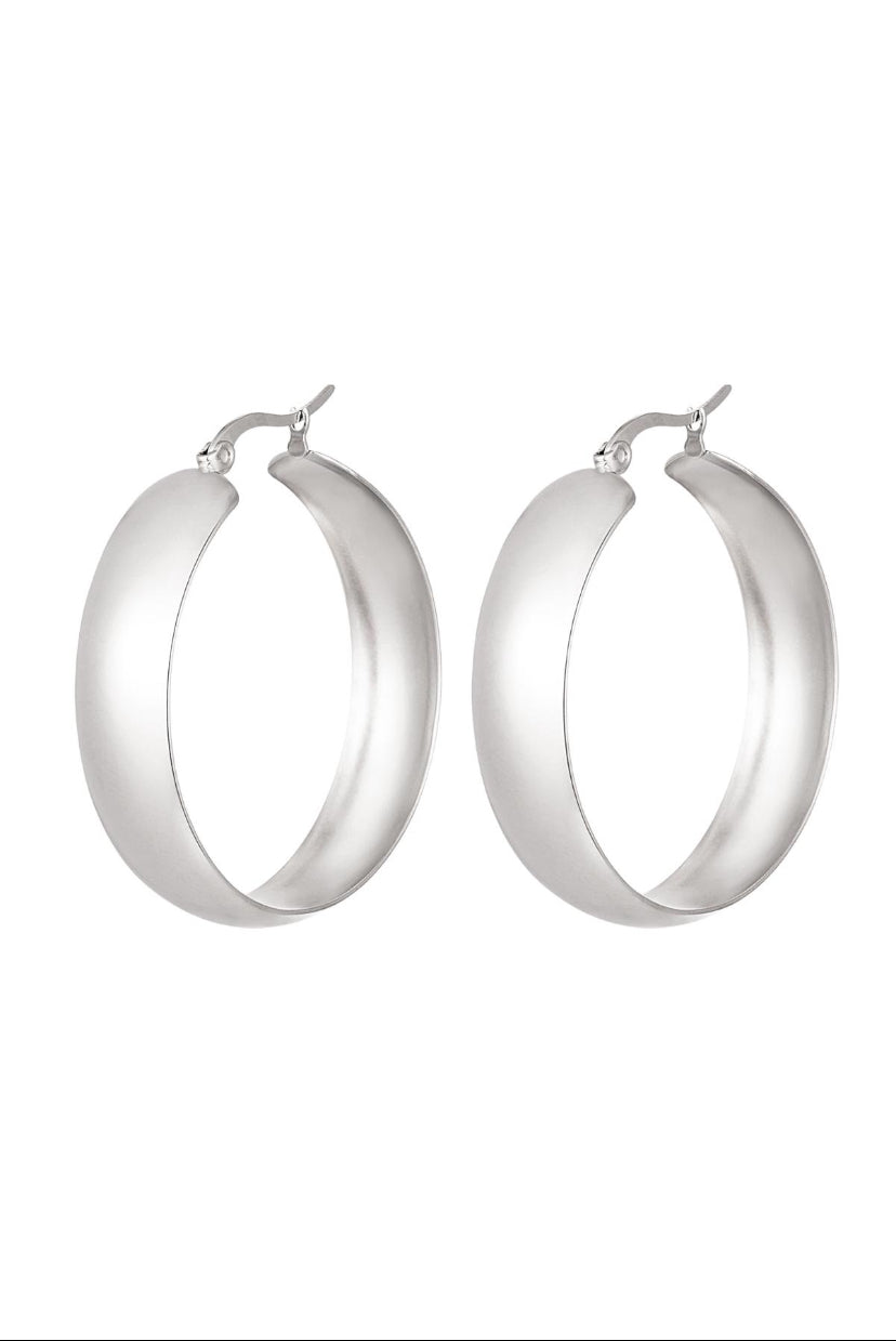 Zilveren oorringen egaal waterproof