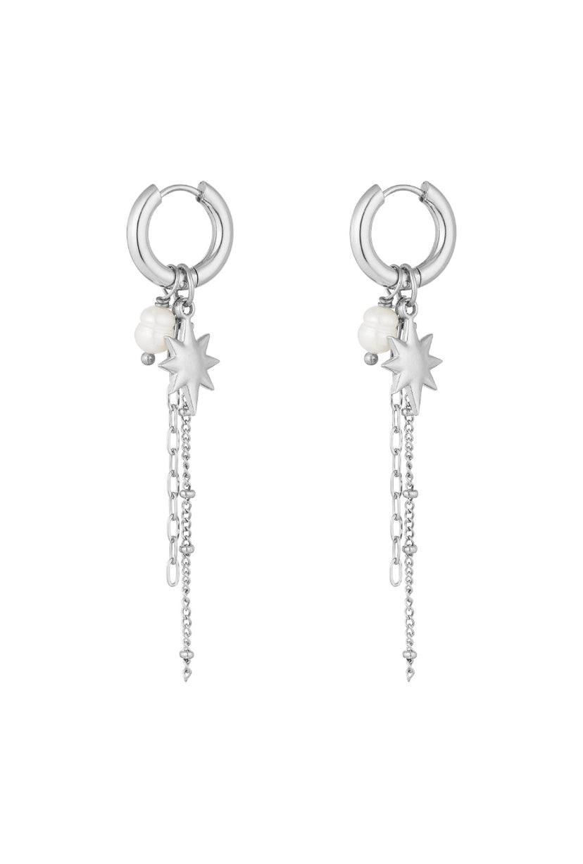 Zilverkleurige statement hangers met ster en parels