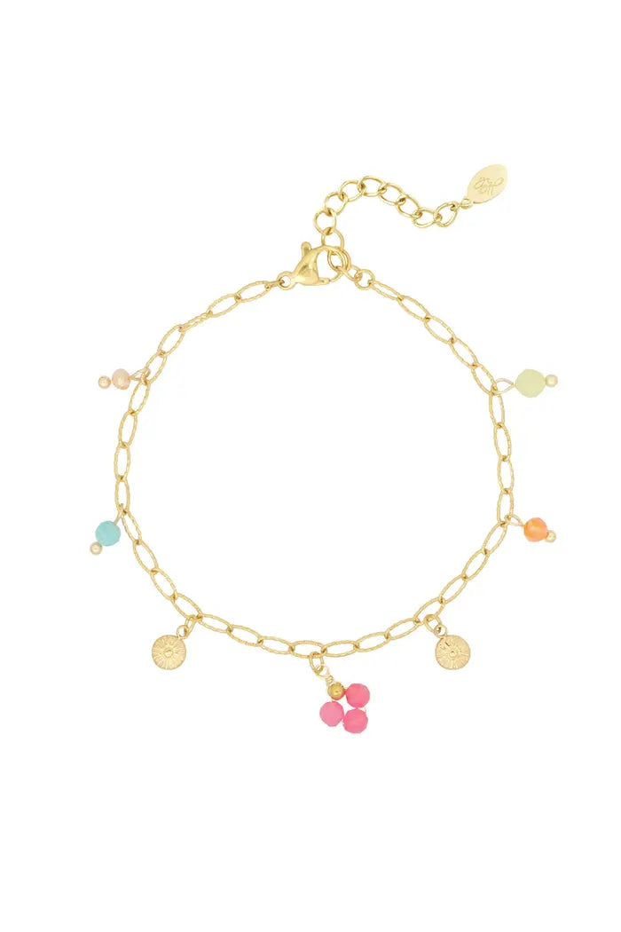 Subtiele schakelarmband met gekleurde hangers goud