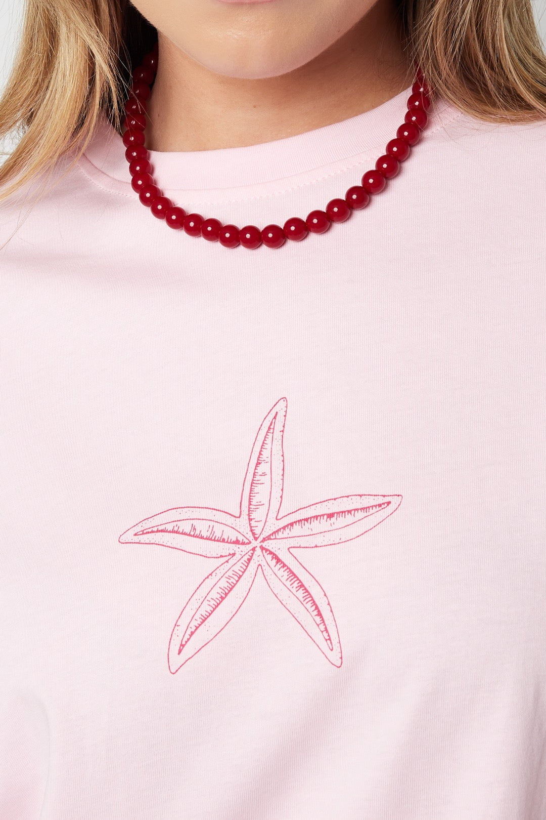 Kralenketting met kleine kralen in bordeaux rode kleur