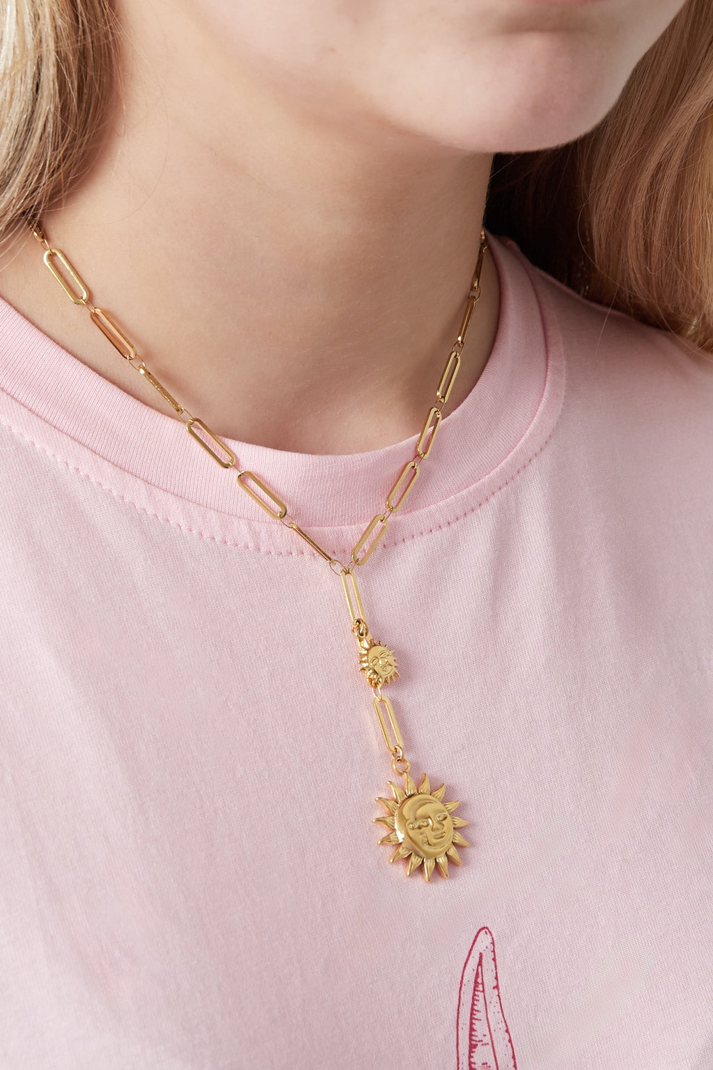 Schakelketting met zonnetjes hanger in het goud