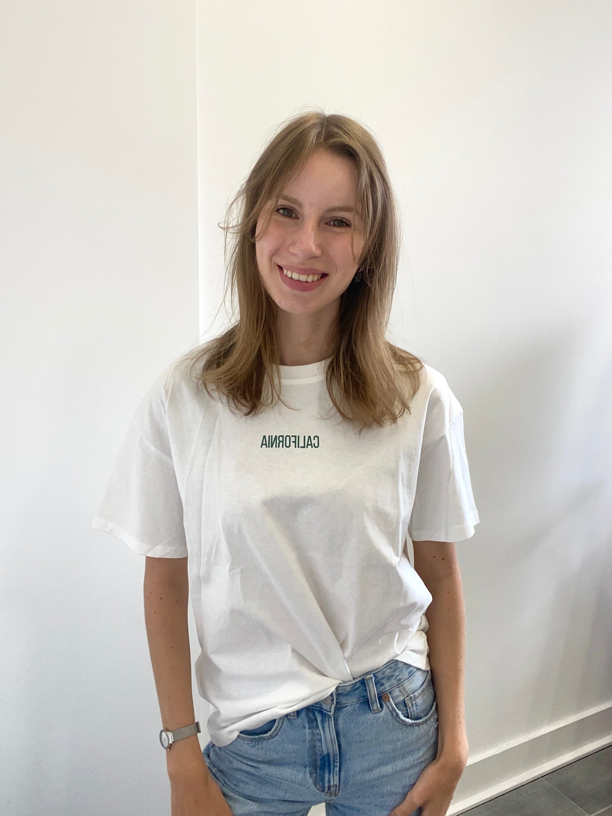 T-shirt met korte mouw in het wit met tekst 'california'