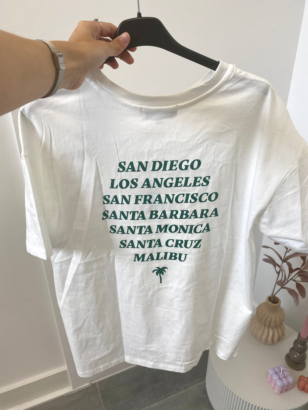 T-shirt met korte mouw in het wit met tekst 'california'