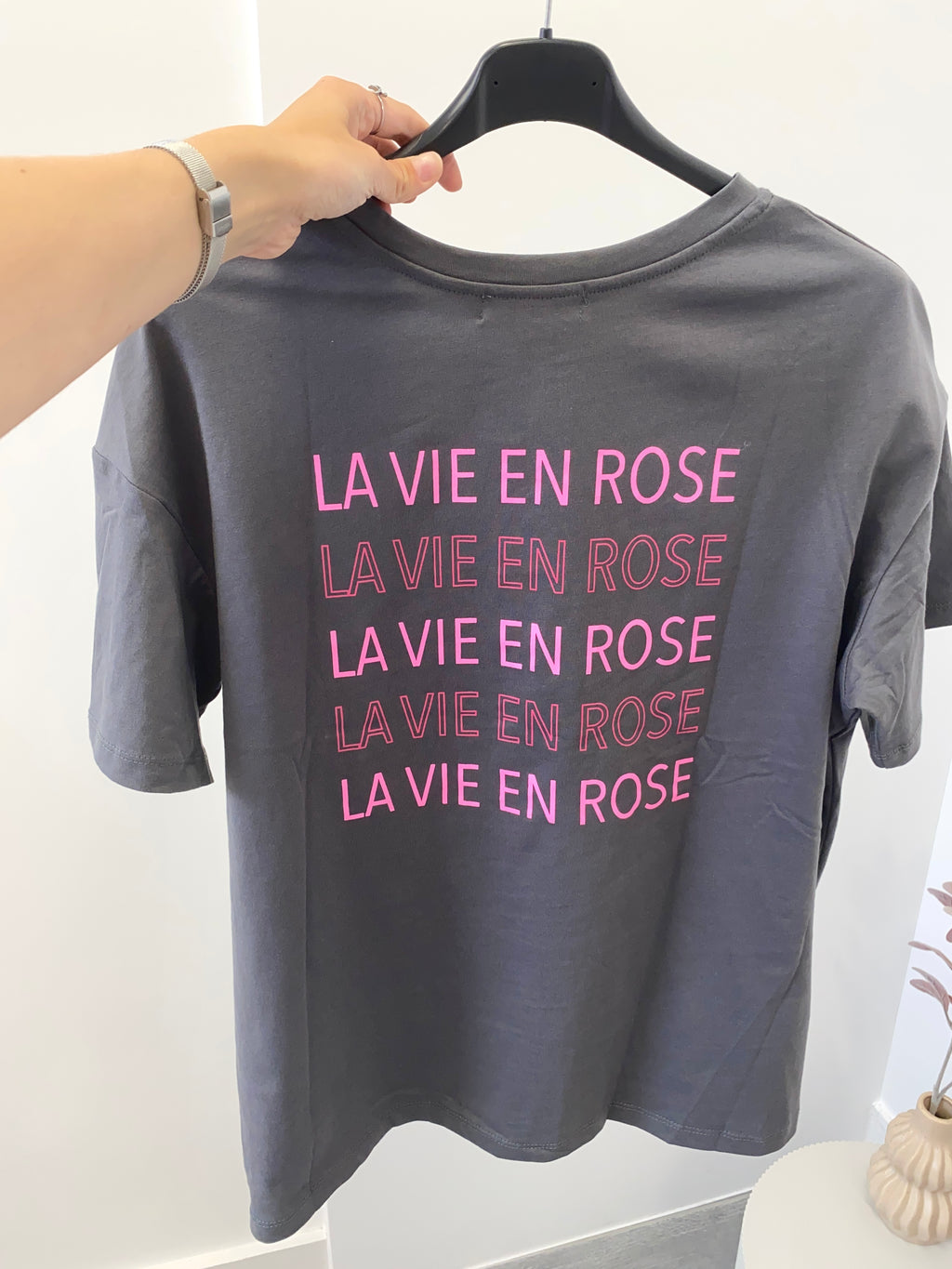 T-shirt met tekst 'la vie en rose' en backprint met korte mouw in het grijs