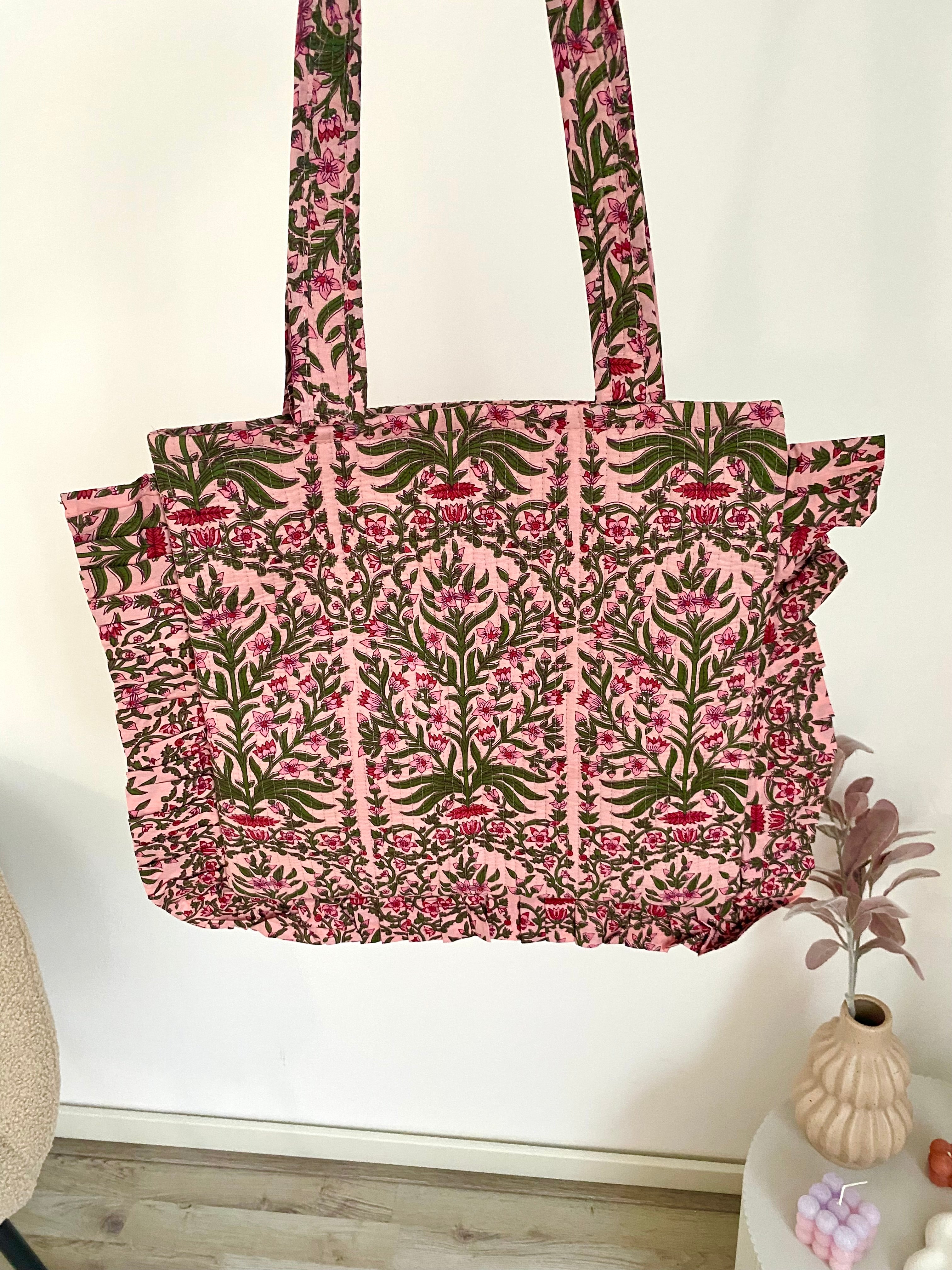 Tas met roze print en bladeren met ruches, ritssluiting en lang hengsel