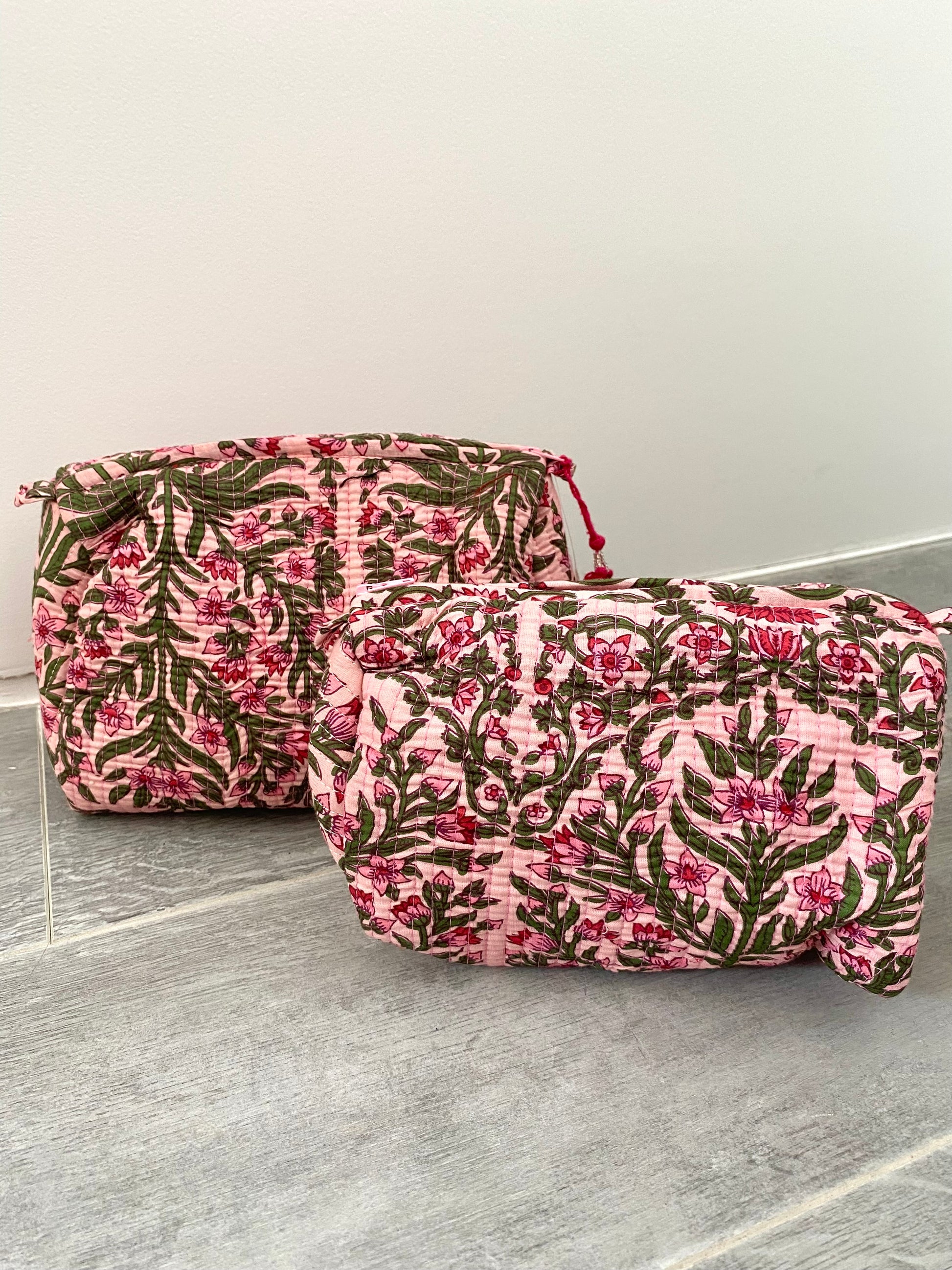 Toilettassen met roze print