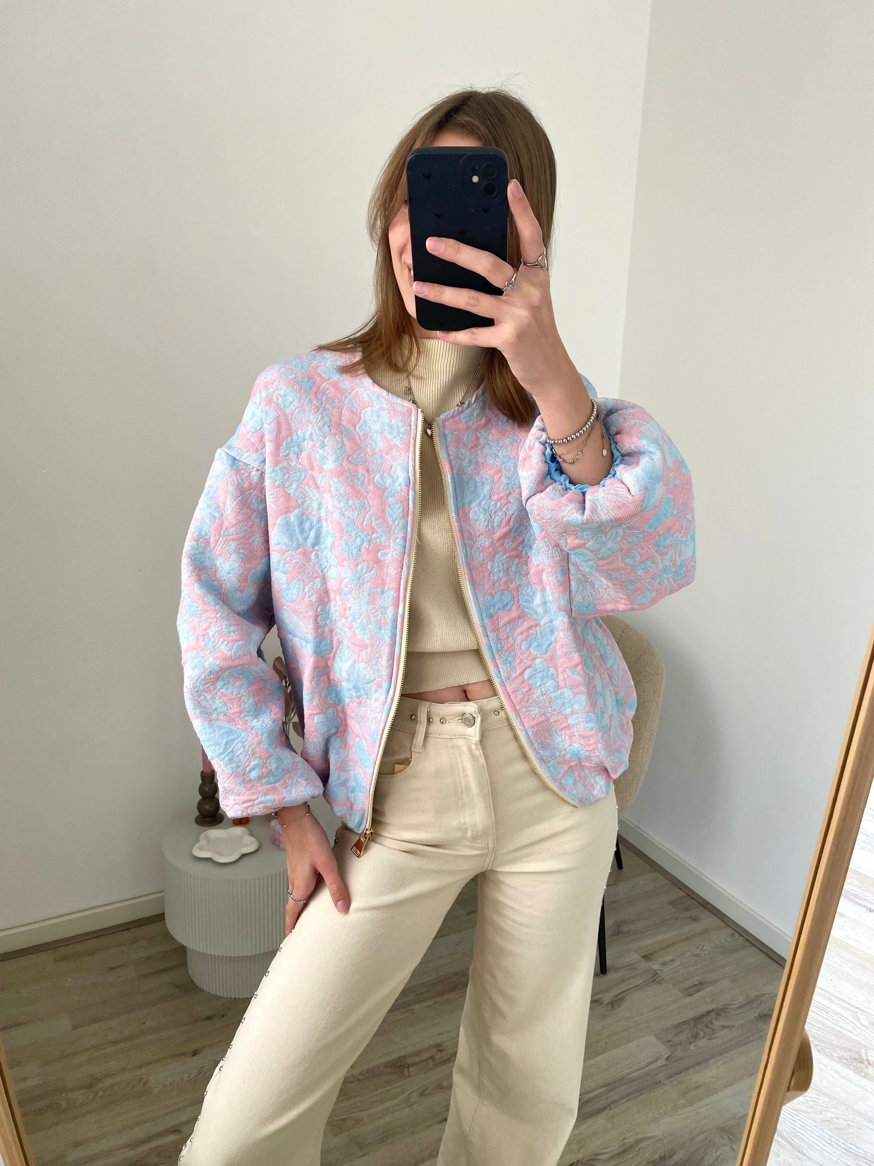 Bomber jas met rits en bloemenprint in het blauw