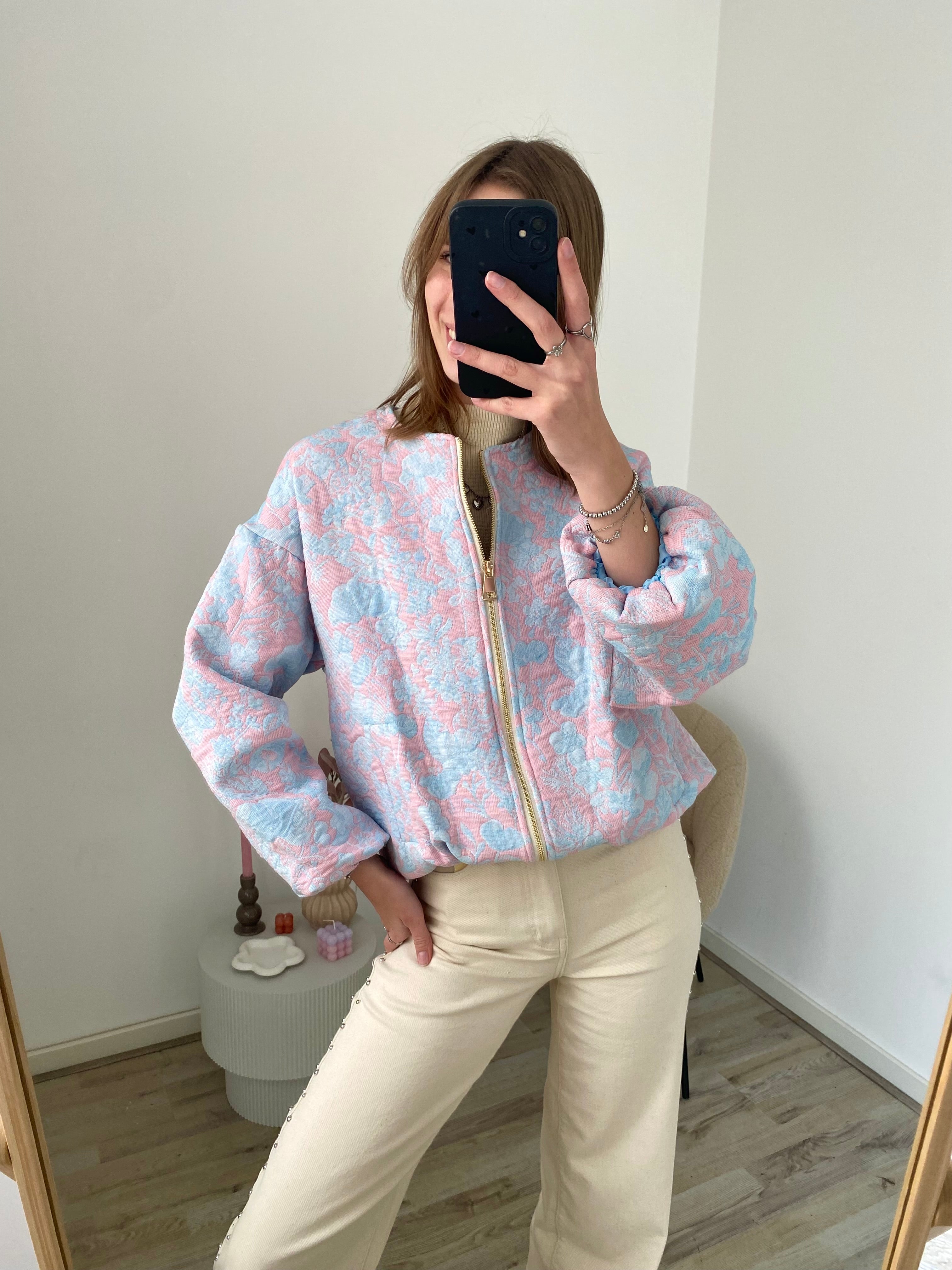 Bomber jas met rits en bloemenprint in het blauw