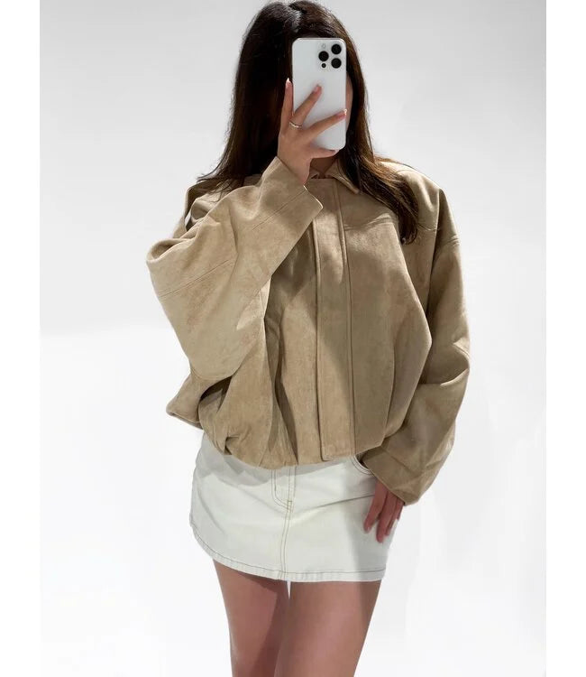 Oversized suède jacket in beige kleur