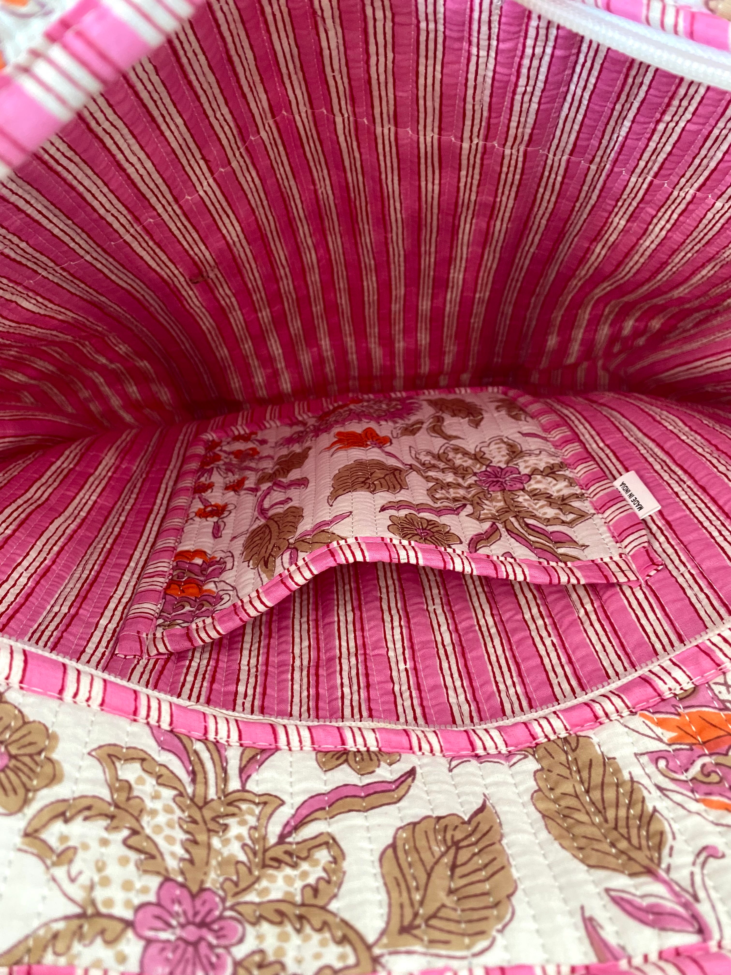 Shopper met bloemenprint in het wit met roze en ritssluiting