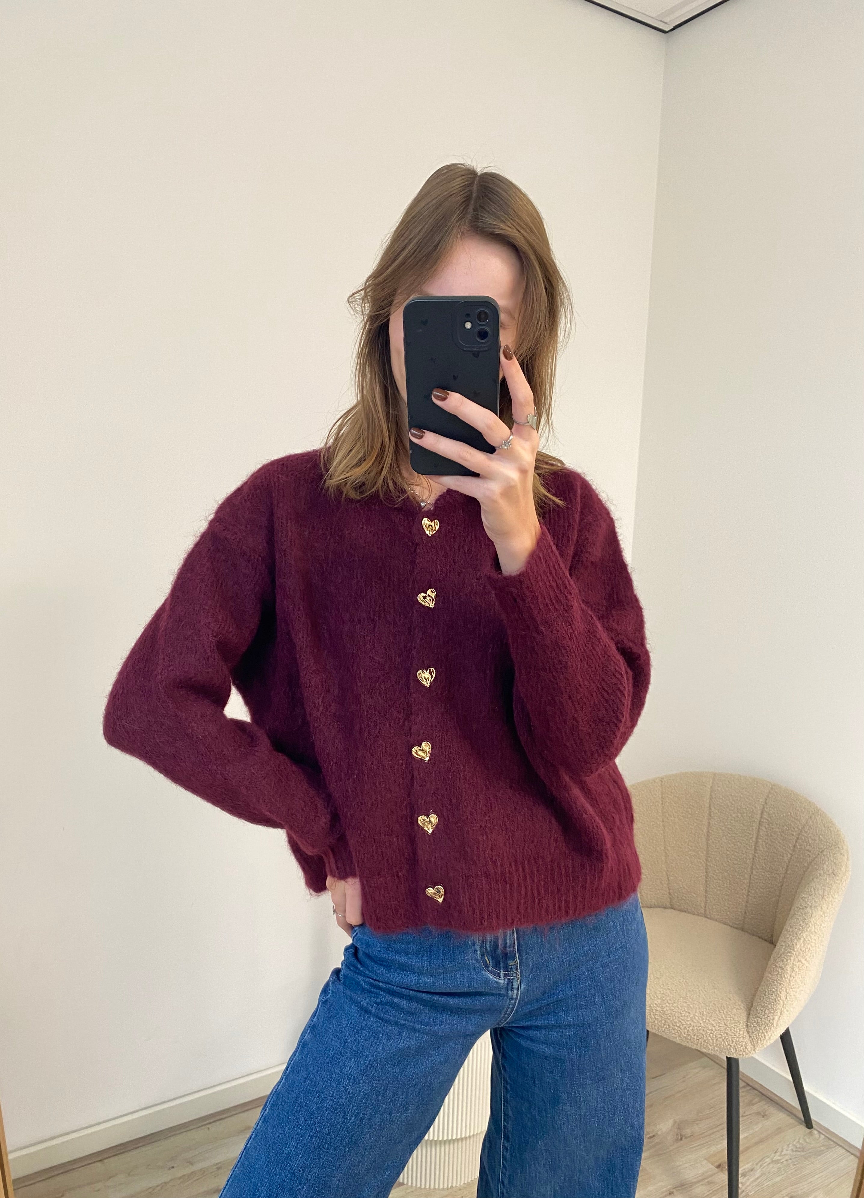 Lange mouw vest met hartjes knopen in bordeaux kleur