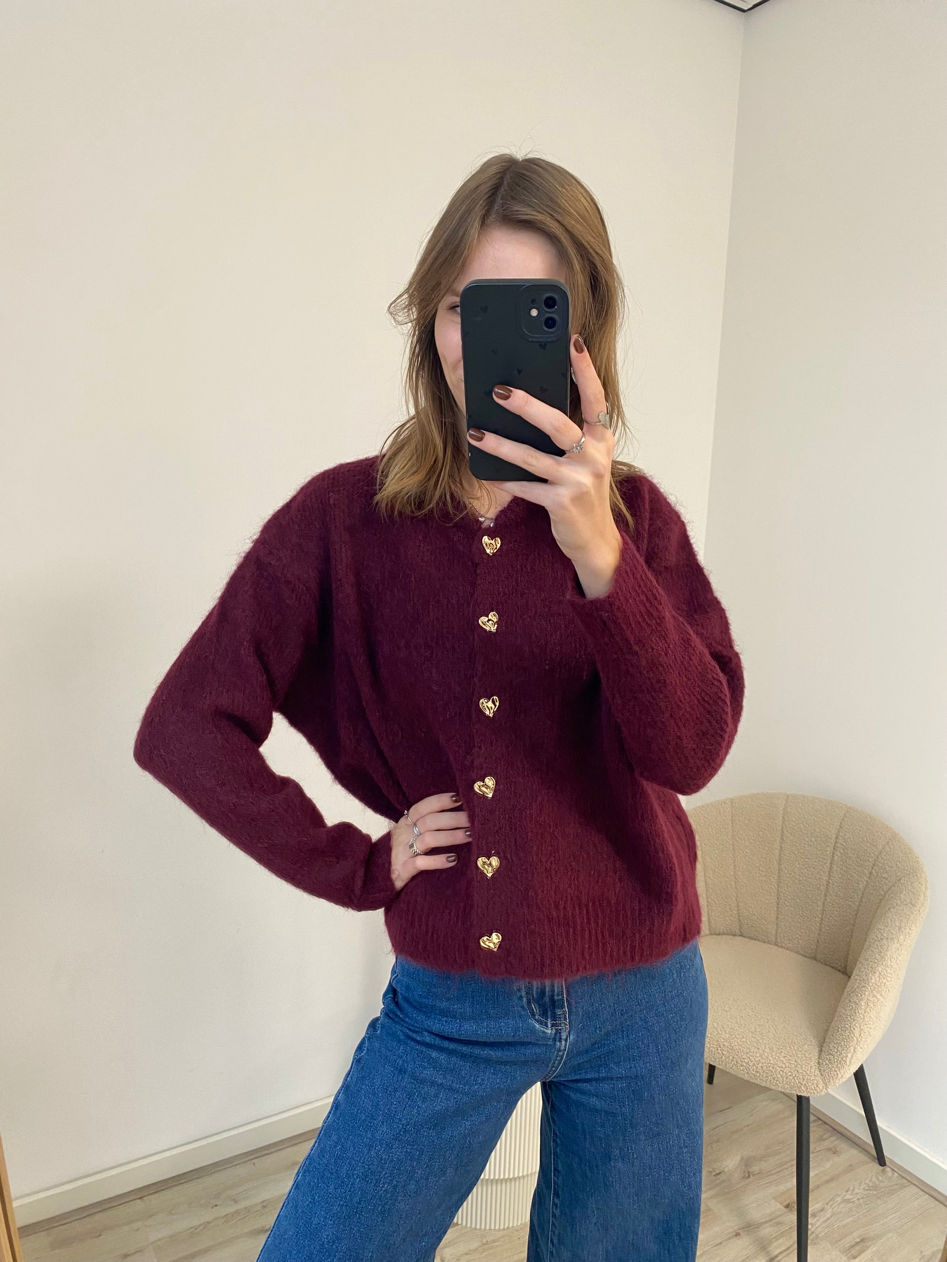 Lange mouw vest met hartjes knopen in bordeaux kleur