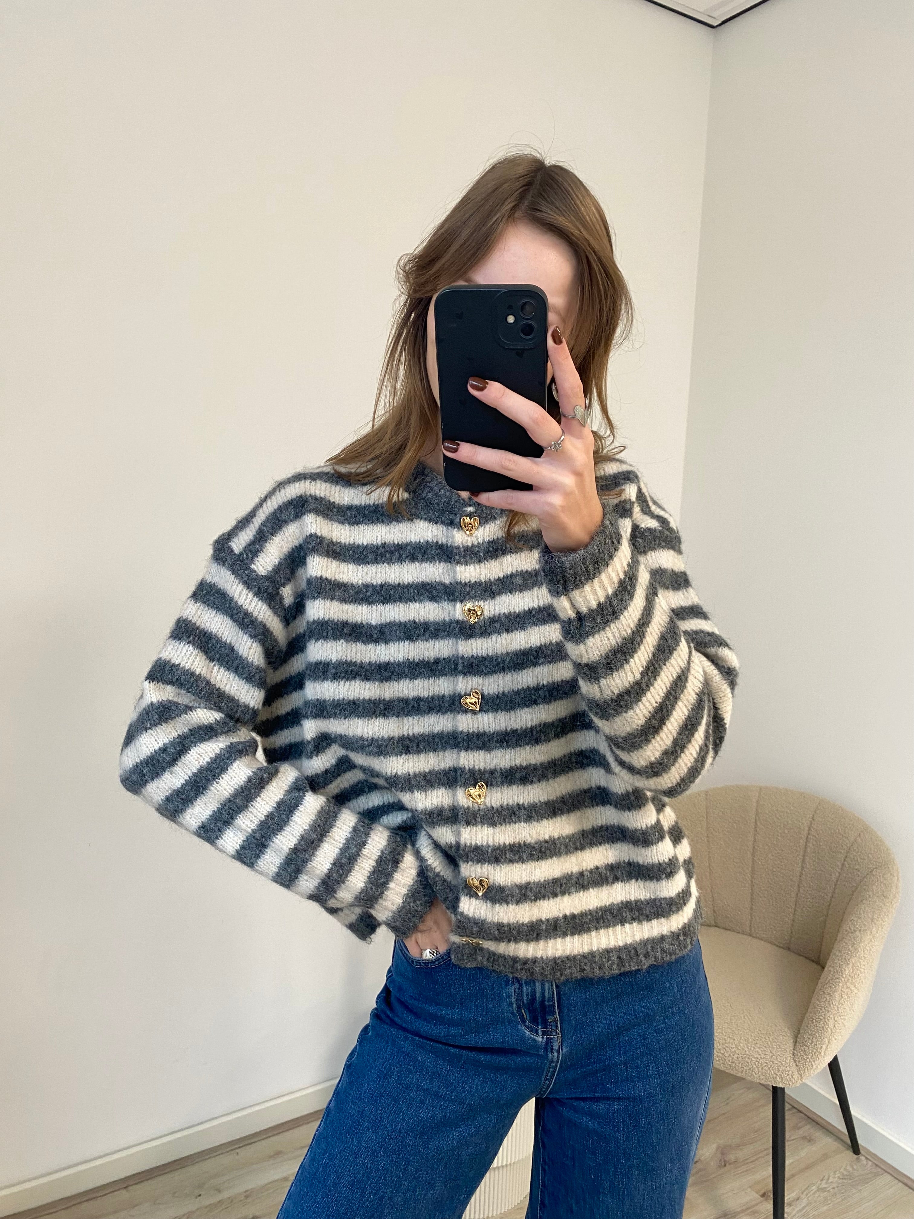 Grijze strepen vest met gouden hartjes knopen