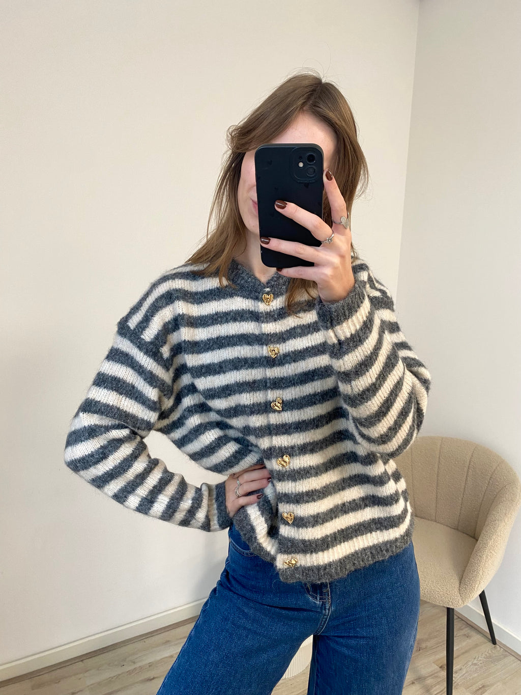 Grijze strepen vest met gouden hartjes knopen